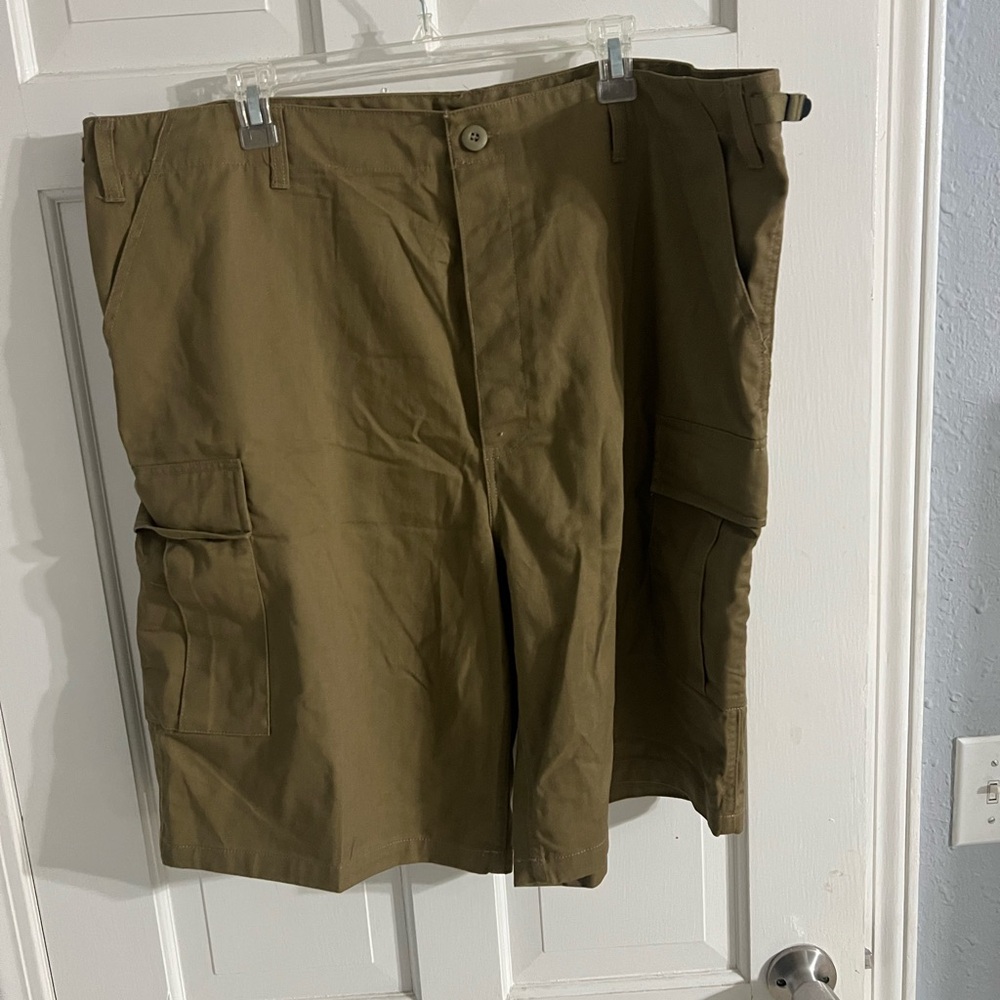 Men's Khaki Cargo Shorts